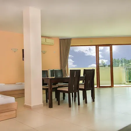Golf Coast Aparthotel Kavarna