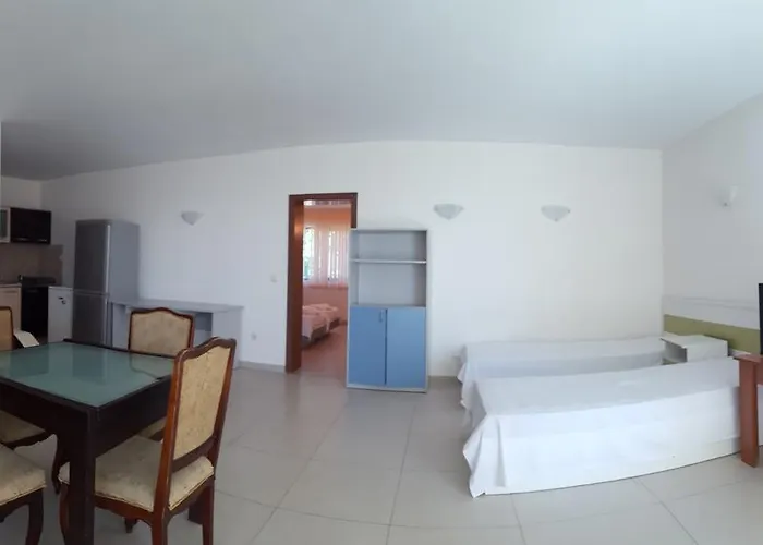 Апартхотел Golf Coast Каварна