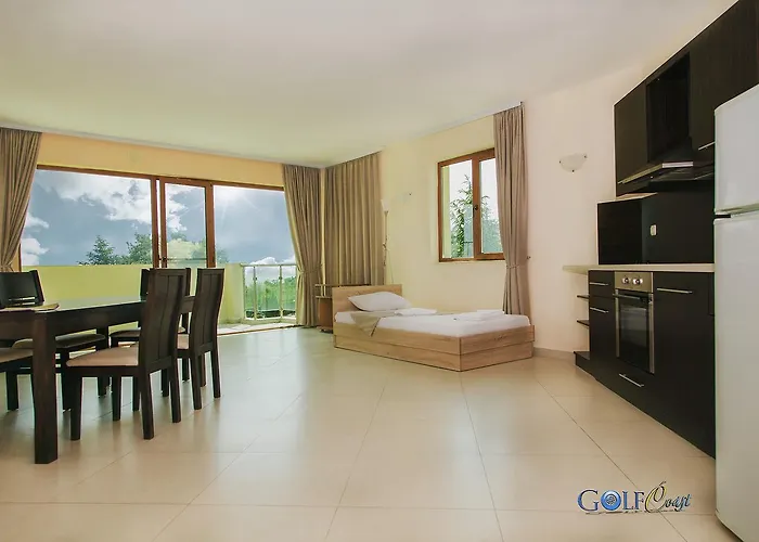 Апартхотел Golf Coast 4*